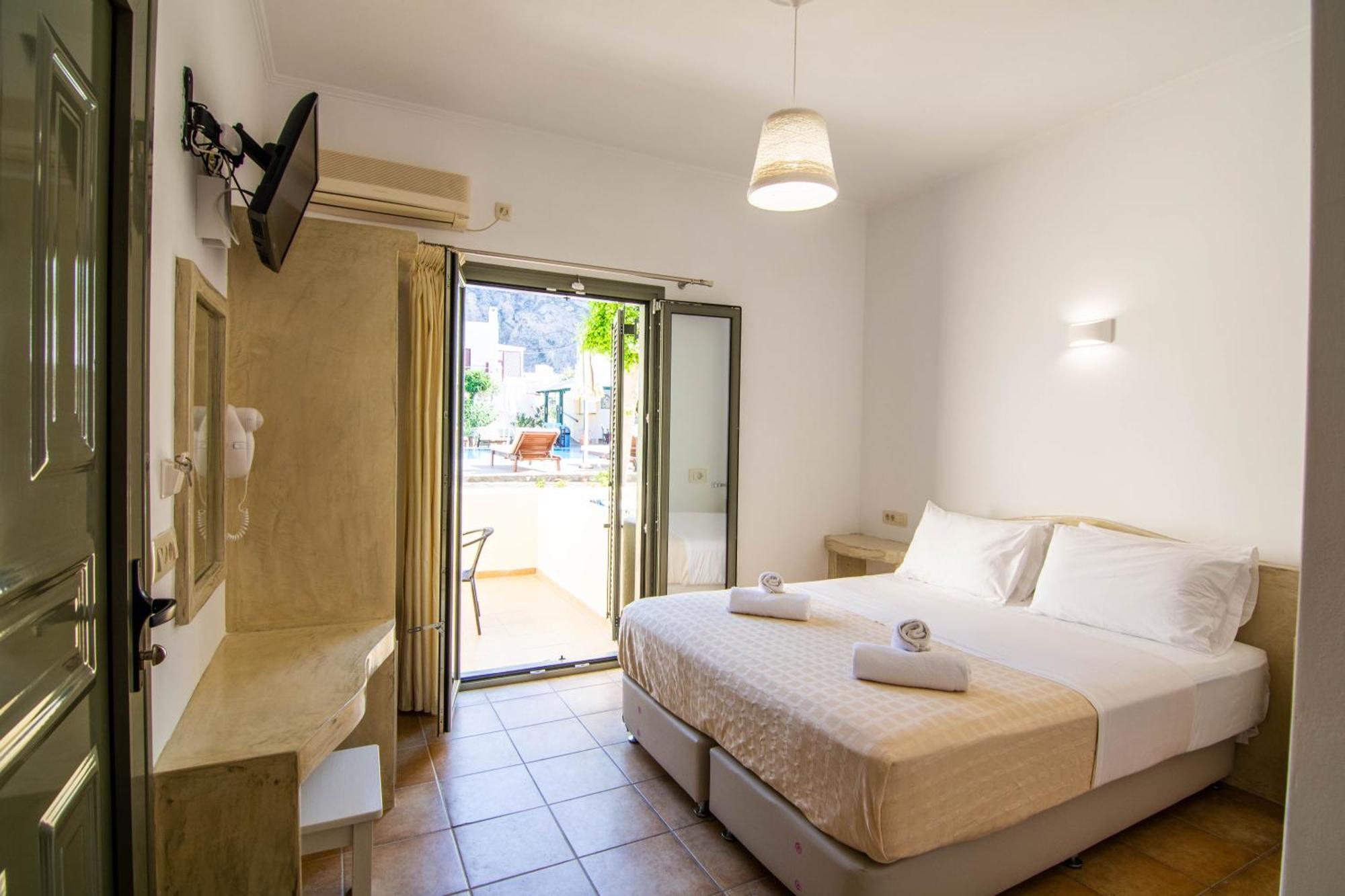 Aparthotel Phevos
