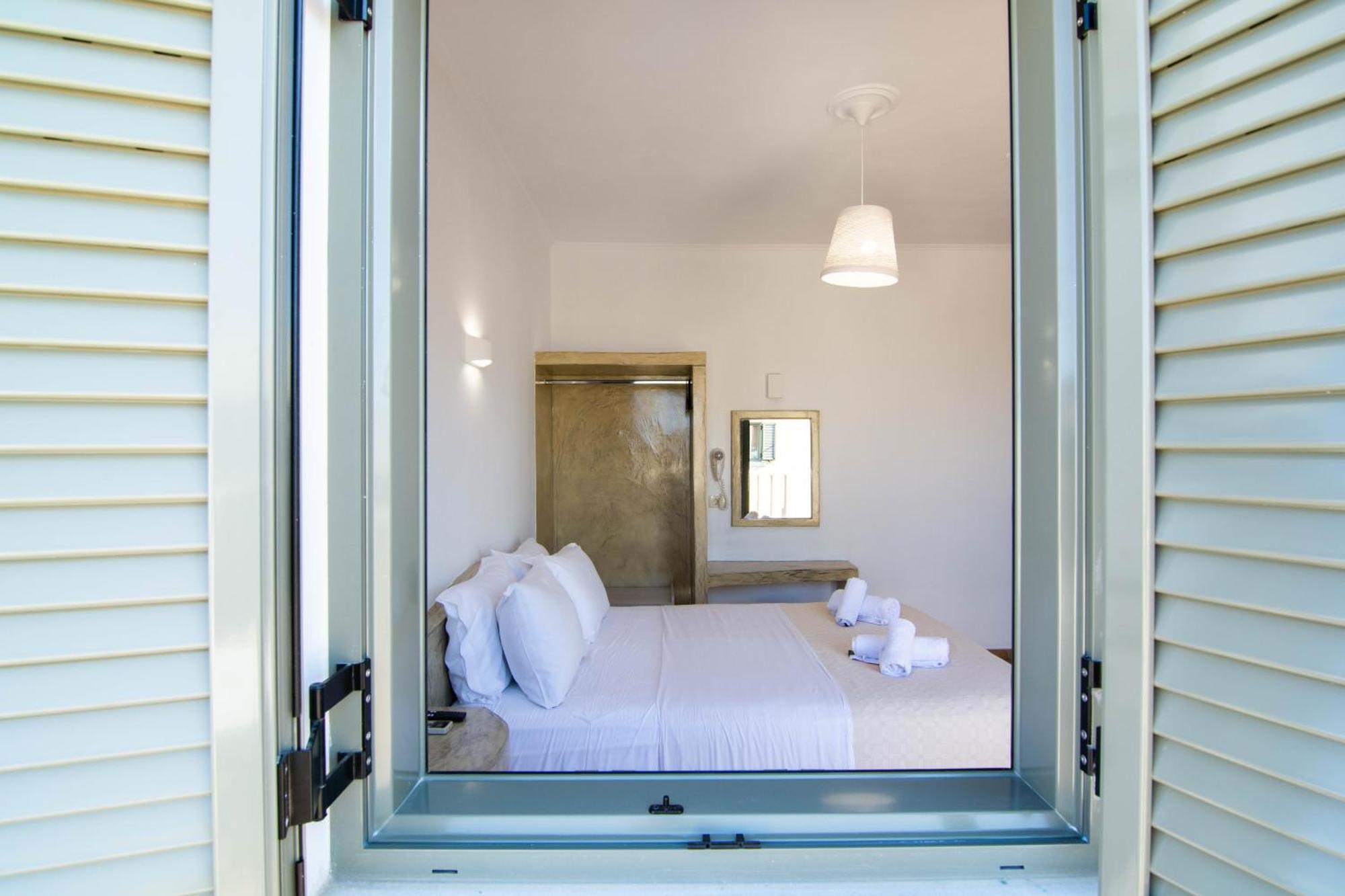 Aparthotel Phevos 3*
