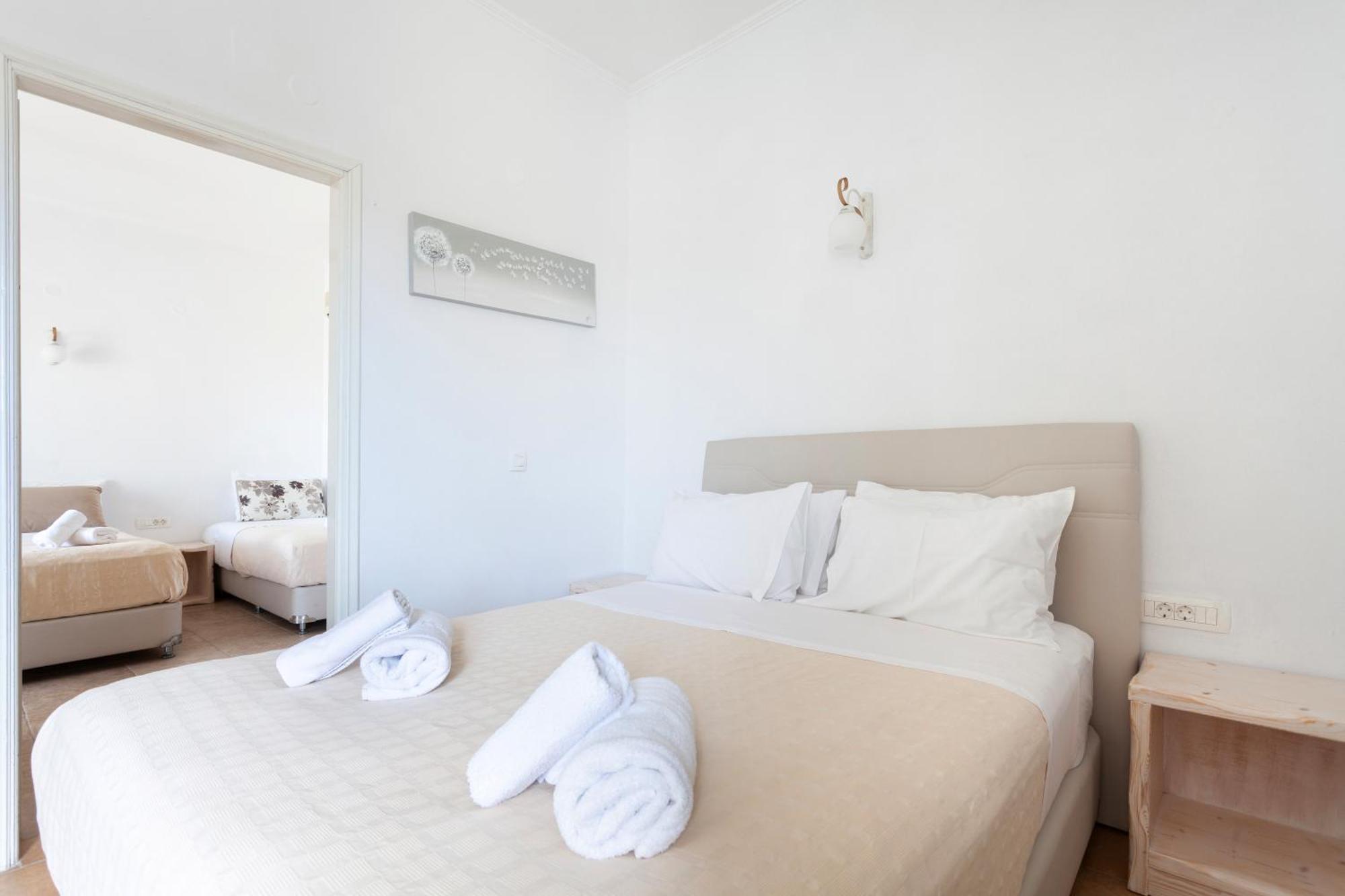 Aparthotel Phevos Perissa (Santorini)