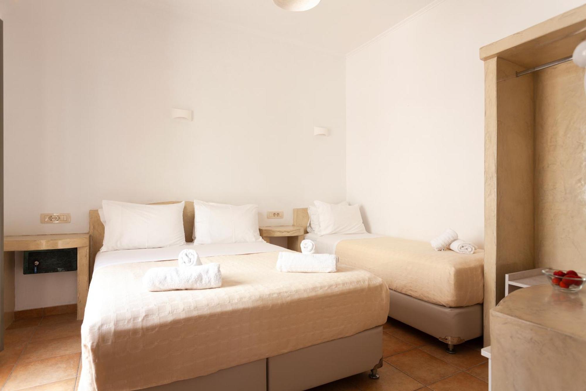 Aparthotel Phevos