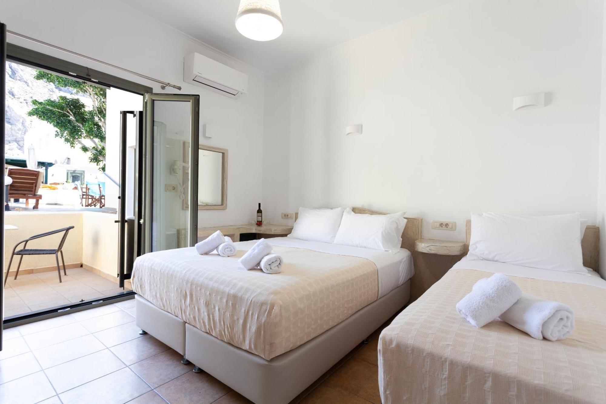 Aparthotel Phevos 3*