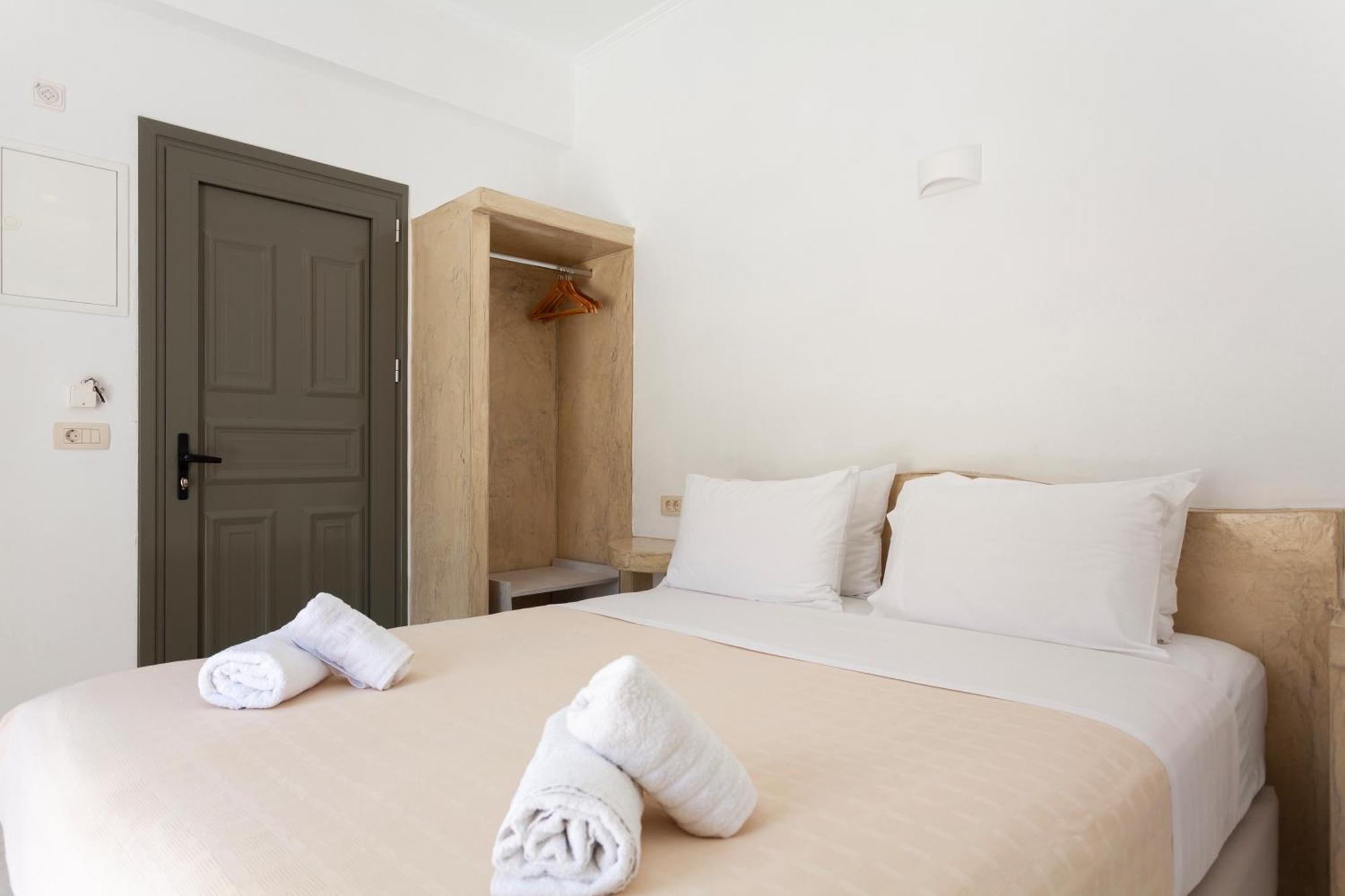 Aparthotel Phevos