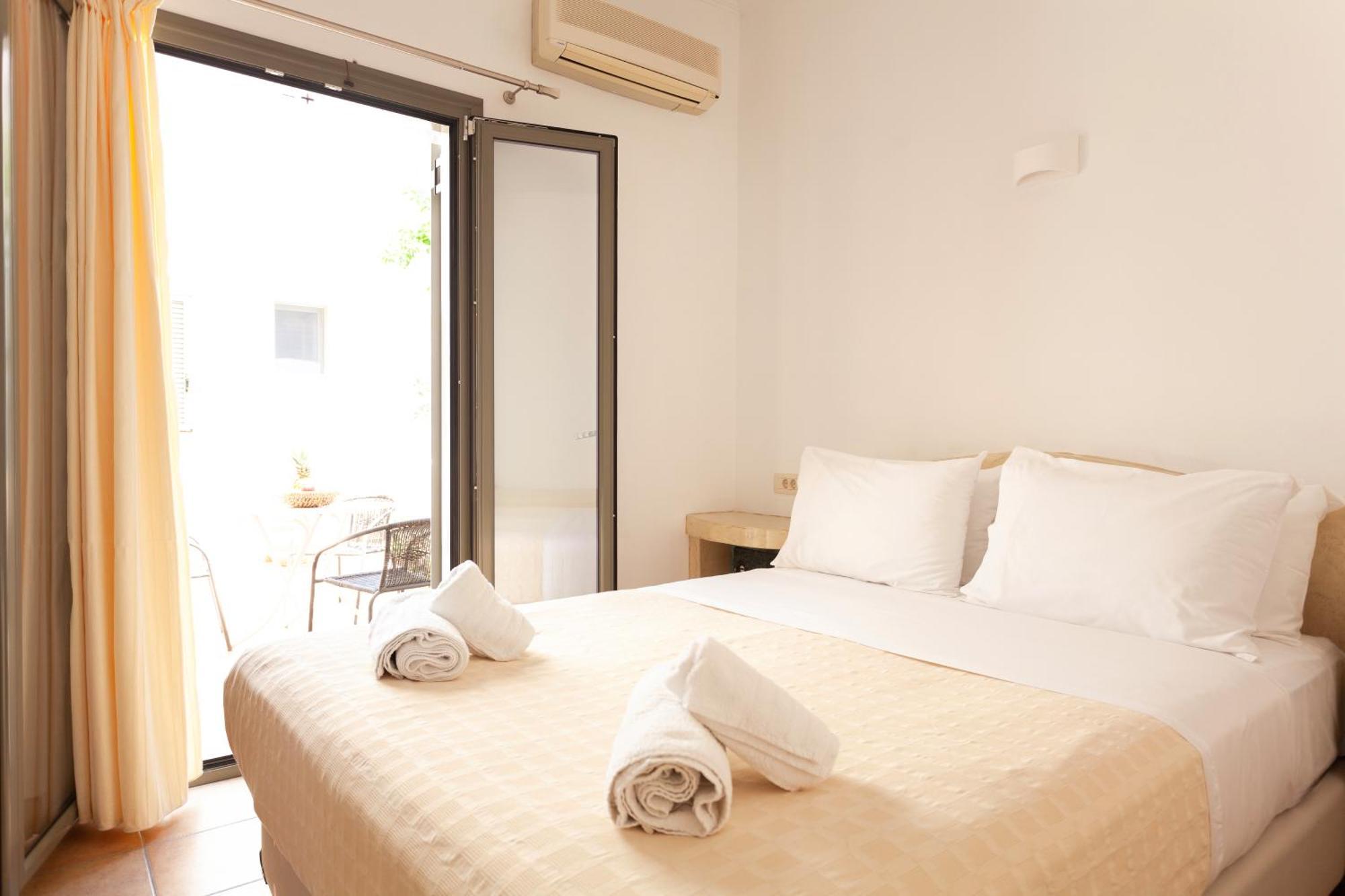Aparthotel Phevos Perissa (Santorini)